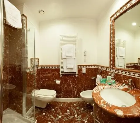 Standard Tek Büyük veya İki Ayrı Yataklı Oda