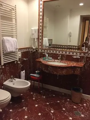 Standard Tek Büyük veya İki Ayrı Yataklı Oda