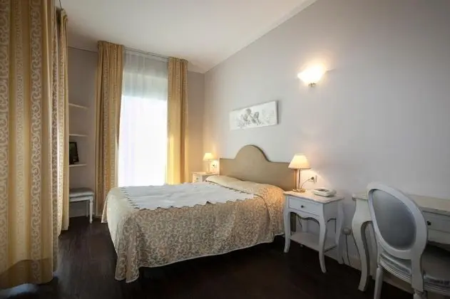 Superior Tek Büyük veya İki Ayrı Yataklı Oda, Göl Manzaralı