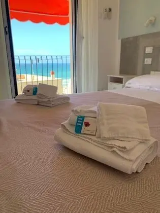 Tek Büyük Yataklı Oda, Balkon, Deniz Manzaralı