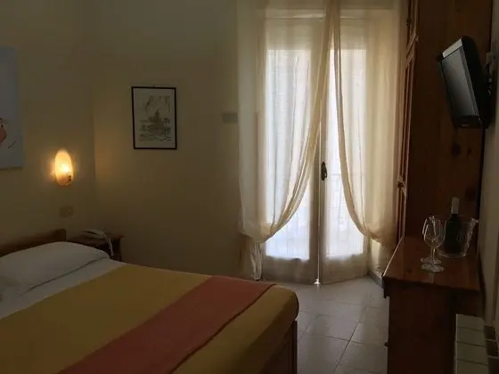 Tek Büyük Yataklı Oda, Balkon, Şehir Manzaralı