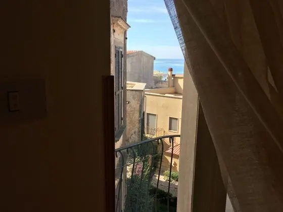 Tek Büyük Yataklı Oda, Balkon, Şehir Manzaralı