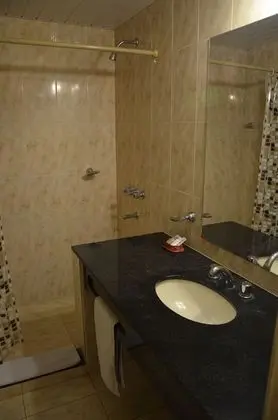 Üç Kişilik Oda