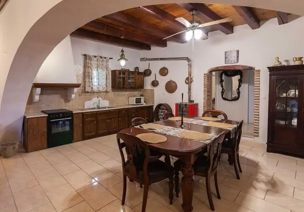 Family Kır Evi