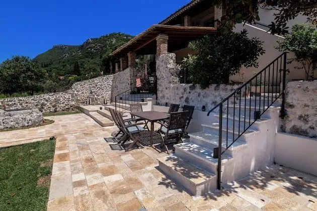 Family Kır Evi