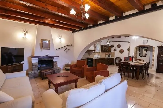 Family Kır Evi