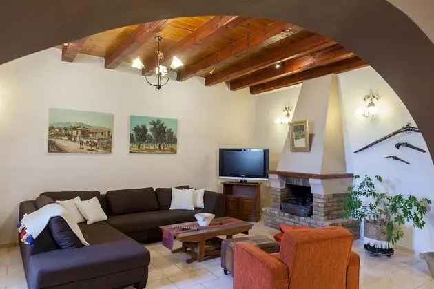 Family Kır Evi
