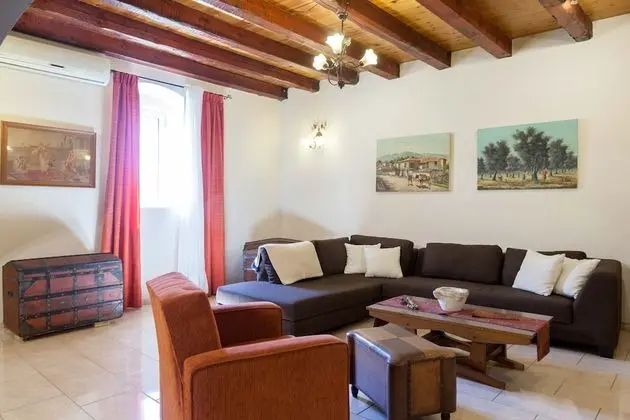 Family Kır Evi