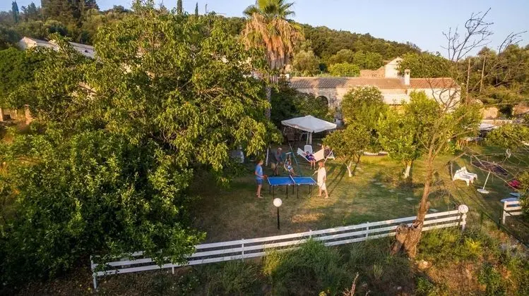 Family Kır Evi