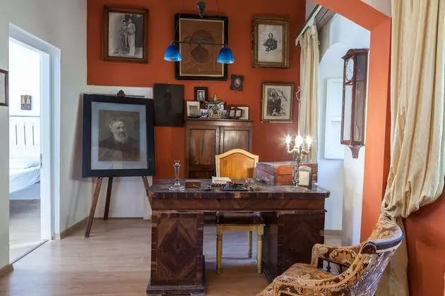 Traditional Kır Evi