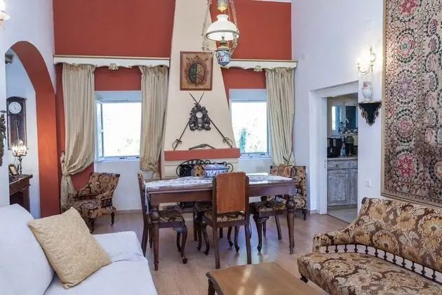 Traditional Kır Evi