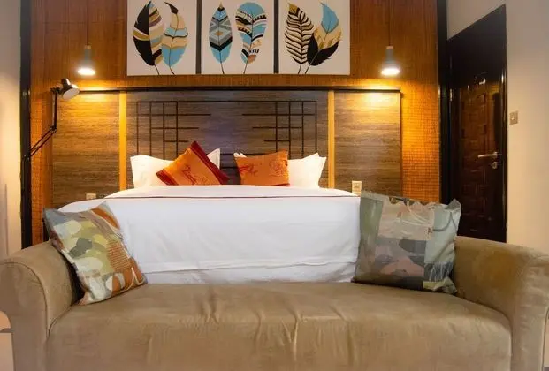 Deluxe Süit, 1 Yatak Odası, Küvet, Havuz Manzaralı