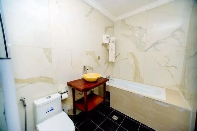 Deluxe Süit, 1 Yatak Odası, Küvet, Havuz Manzaralı