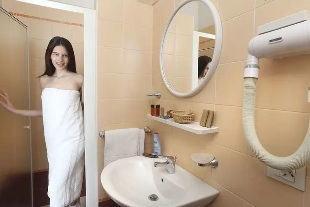 Family Tek Büyük veya İki Ayrı Yataklı Oda, Balkon, Kısmi Deniz Manzaralı