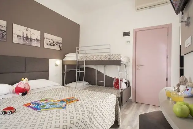 Superior Tek Büyük veya İki Ayrı Yataklı Oda, Balkon, Kısmi Deniz Manzaralı