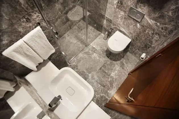 Standard Tek Büyük veya İki Ayrı Yataklı Oda