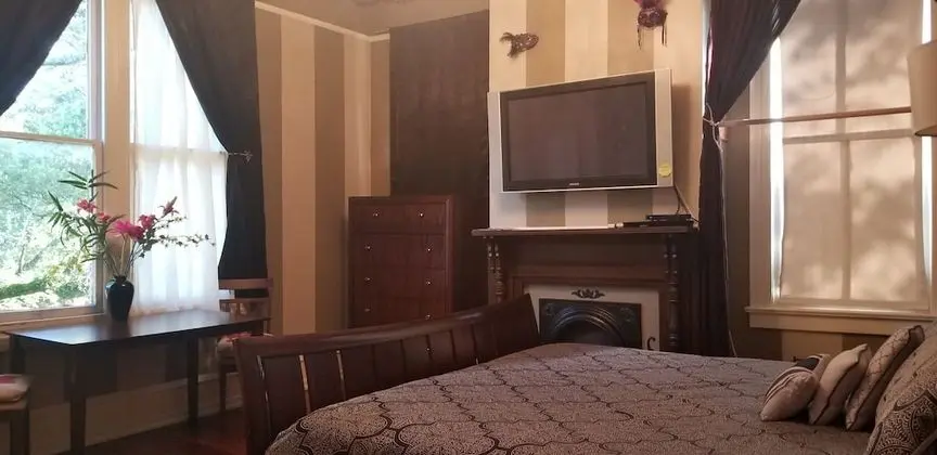 Premium Oda, 1 Büyük (Queen) Boy Yatak, Sigara İçilmez, Şehir Manzaralı