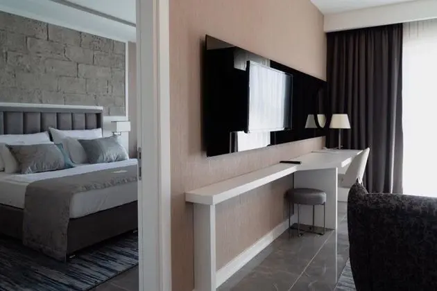 One Bedroom Suite
