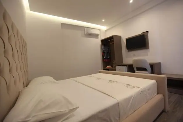 Tek Büyük Yataklı Oda