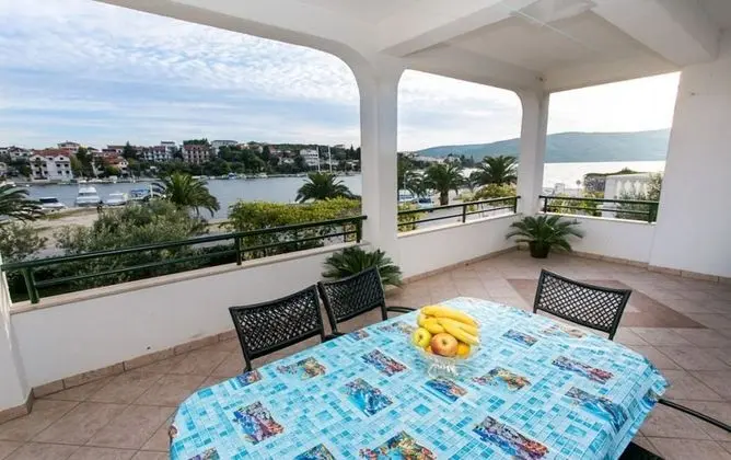 Apart Daire (Mare - 30 m from pebble beach - A5(8))