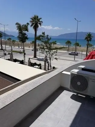Tek Büyük Yataklı Oda, Balkon