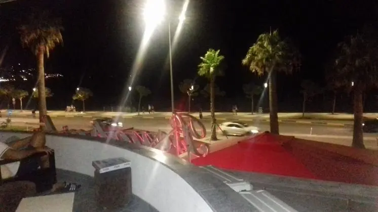 Tek Büyük Yataklı Oda, Balkon