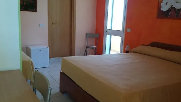 Üç Kişilik Oda