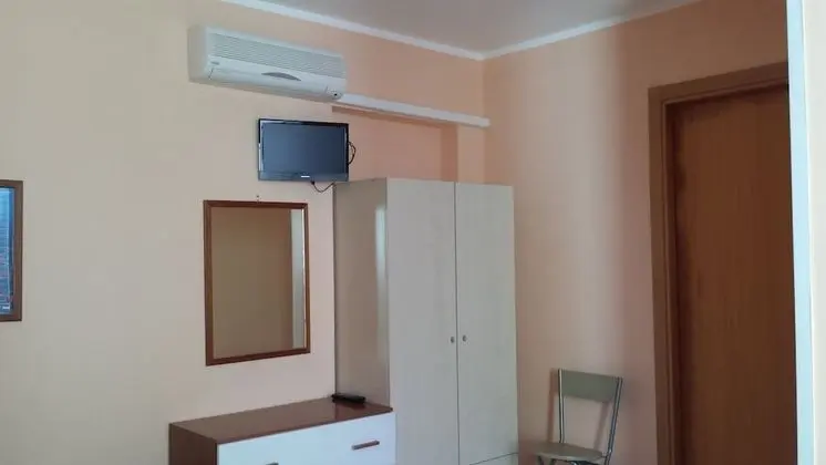 Üç Kişilik Oda