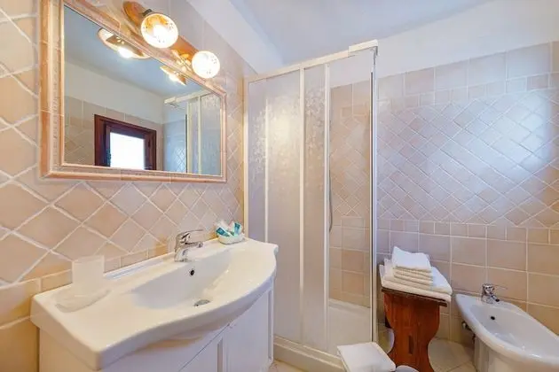 Tek Büyük Yataklı Oda, 1 Çift Kişilik veya 2 Tek Kişilik Yatak, Balkon, Zemin Kat