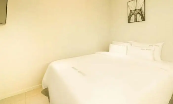 Premium Tek Büyük Yataklı Oda