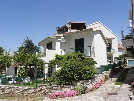 Apart Daire (Mare - close to the sea - A1(3))
