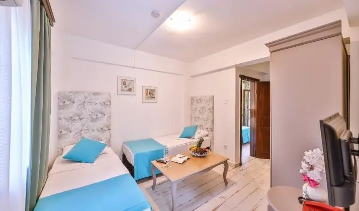 Deluxe Family Suite