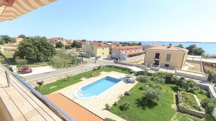 Villa, Kişiye Özel Havuzlu