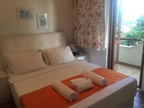 Üç Kişilik Oda, Şehir Manzaralı