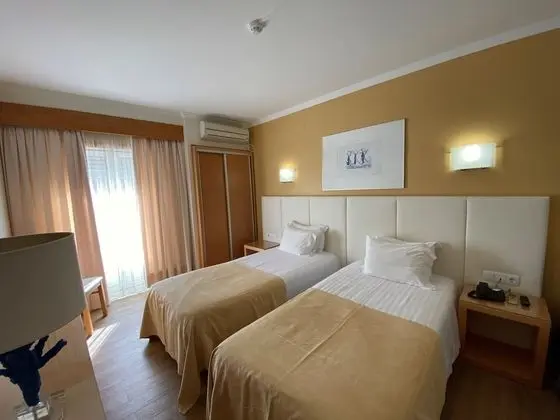 Standard Tek Büyük veya İki Ayrı Yataklı Oda