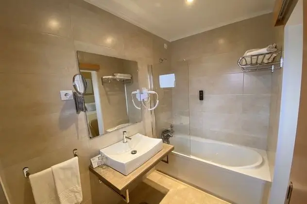 Standard Üç Kişilik Oda