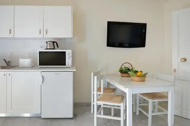 One Bedroom Apartment with Sea View