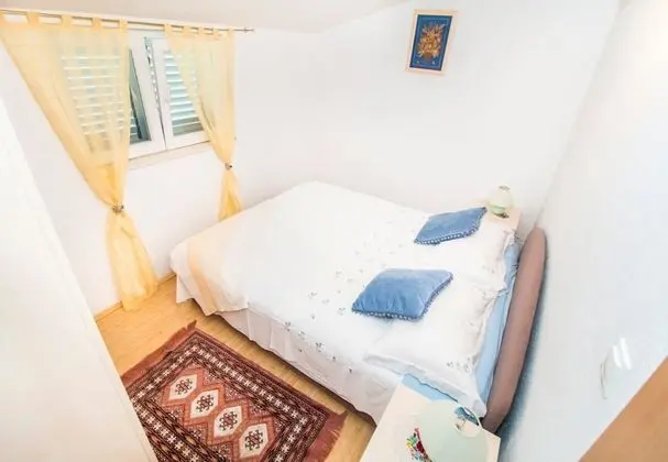 Ev (Mare - open pool and pool for childre)