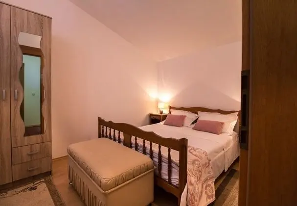 Ev (Mare - open pool and pool for childre)