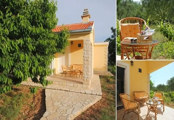 Ev (Mare - open pool and pool for childre)