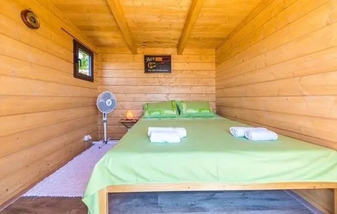 Ev (Mare - open pool and pool for childre)