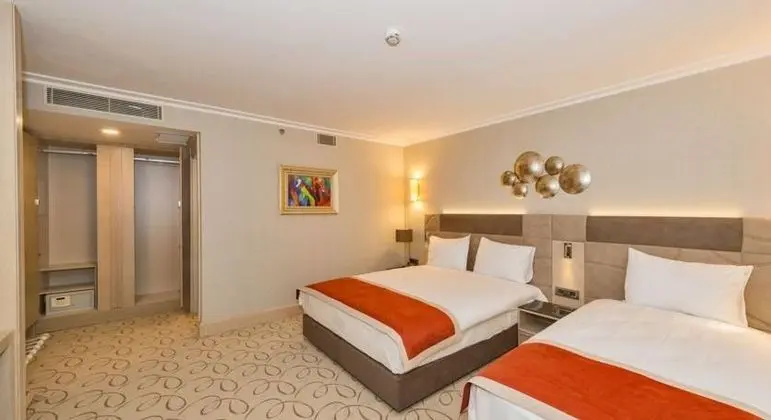 Deluxe Üç Kişilik Oda , Şehir Manzaralı