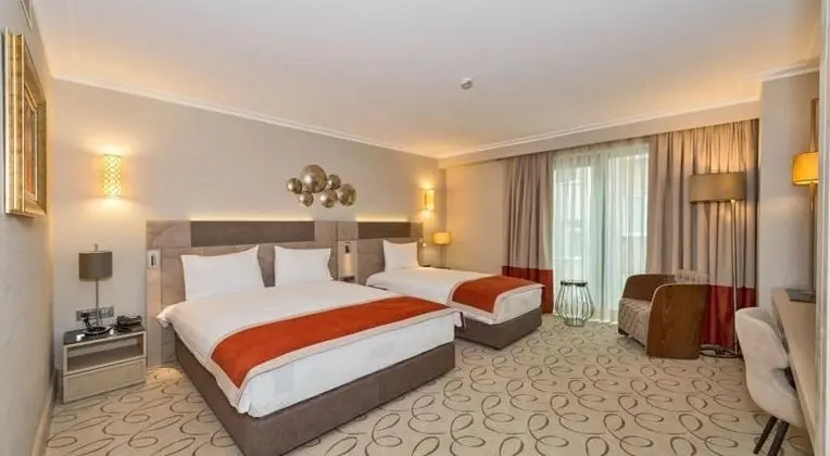 Deluxe Üç Kişilik Oda , Şehir Manzaralı