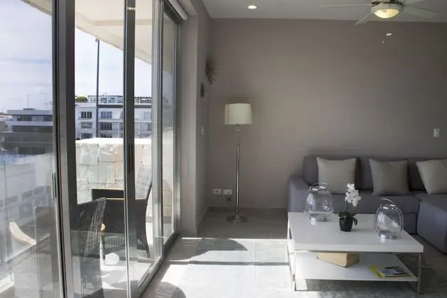 Elite Apartment, Terrace, City View with Beach Club Access