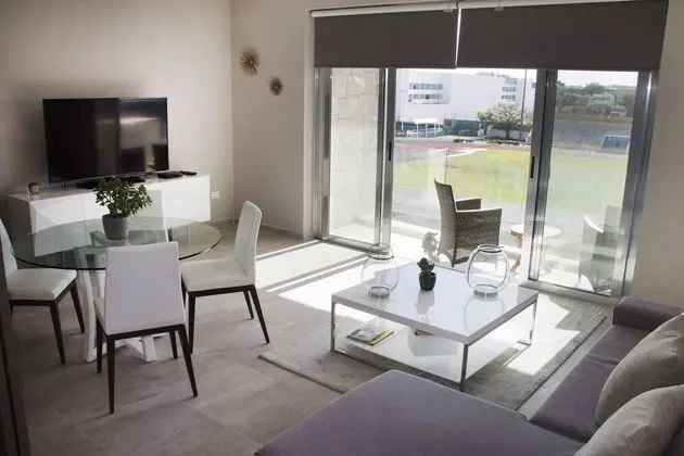 Elite Apartment, Terrace, City View with Beach Club Access