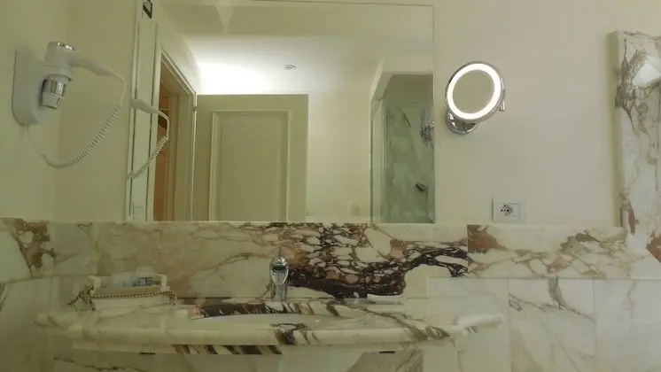 Superior Büyük Yataklı Tek Kişilik Oda