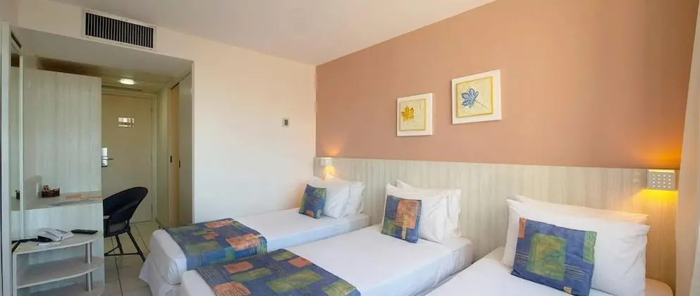 Quarto Iracema Triplo