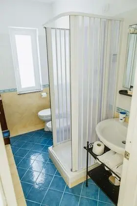 Deluxe Tek Büyük Yataklı Oda, 1 Çift Kişilik Yatak, Teras, Zemin Kat