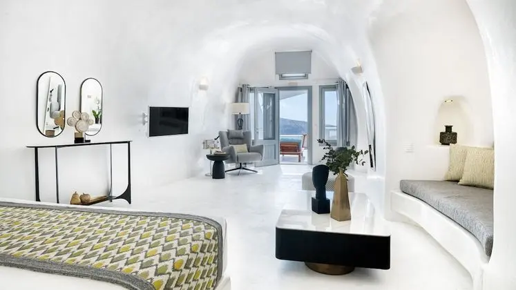 Junior Suite with outdoor heated plunge pool with jets (2 pax)