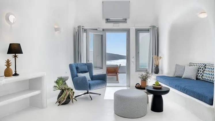 Junior Suite with outdoor heated plunge pool with jets (2 pax)